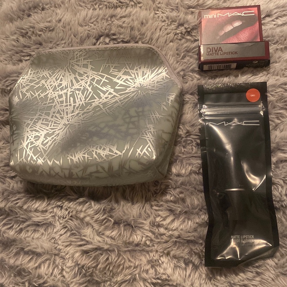 MAC cosmetics set